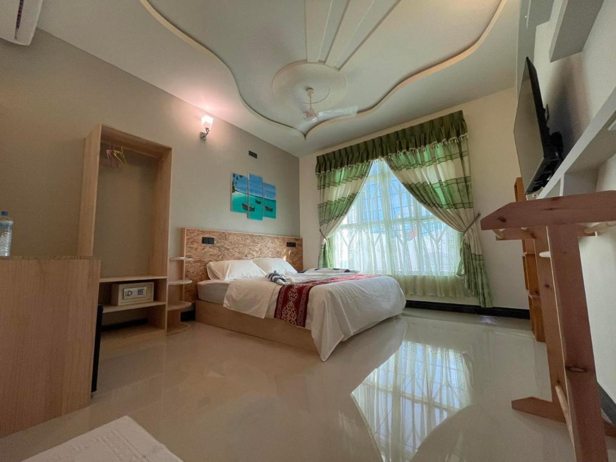 Ocean Waves Inn Gaafaru Екстериор снимка