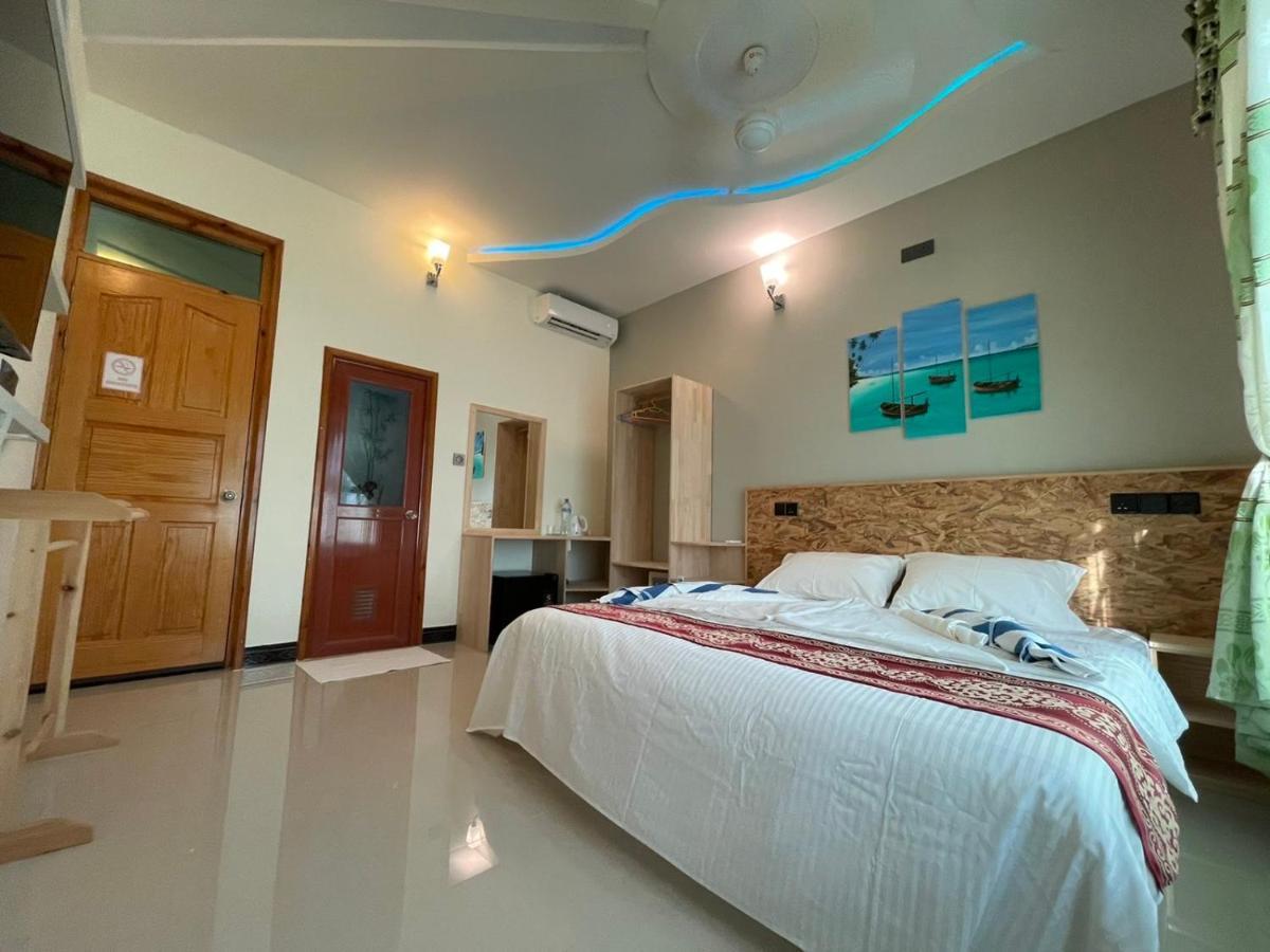 Ocean Waves Inn Gaafaru Екстериор снимка